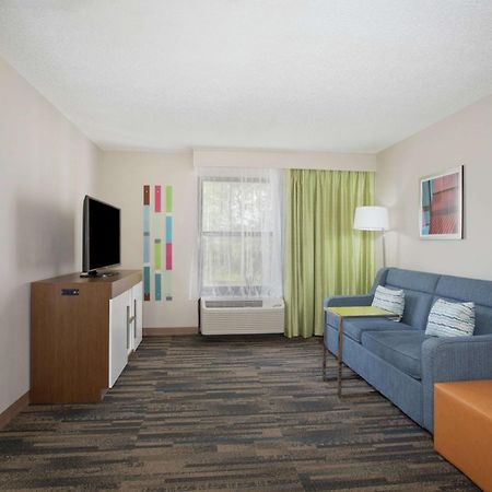 Hampton Inn & Suites Kansas City-Merriam Екстер'єр фото