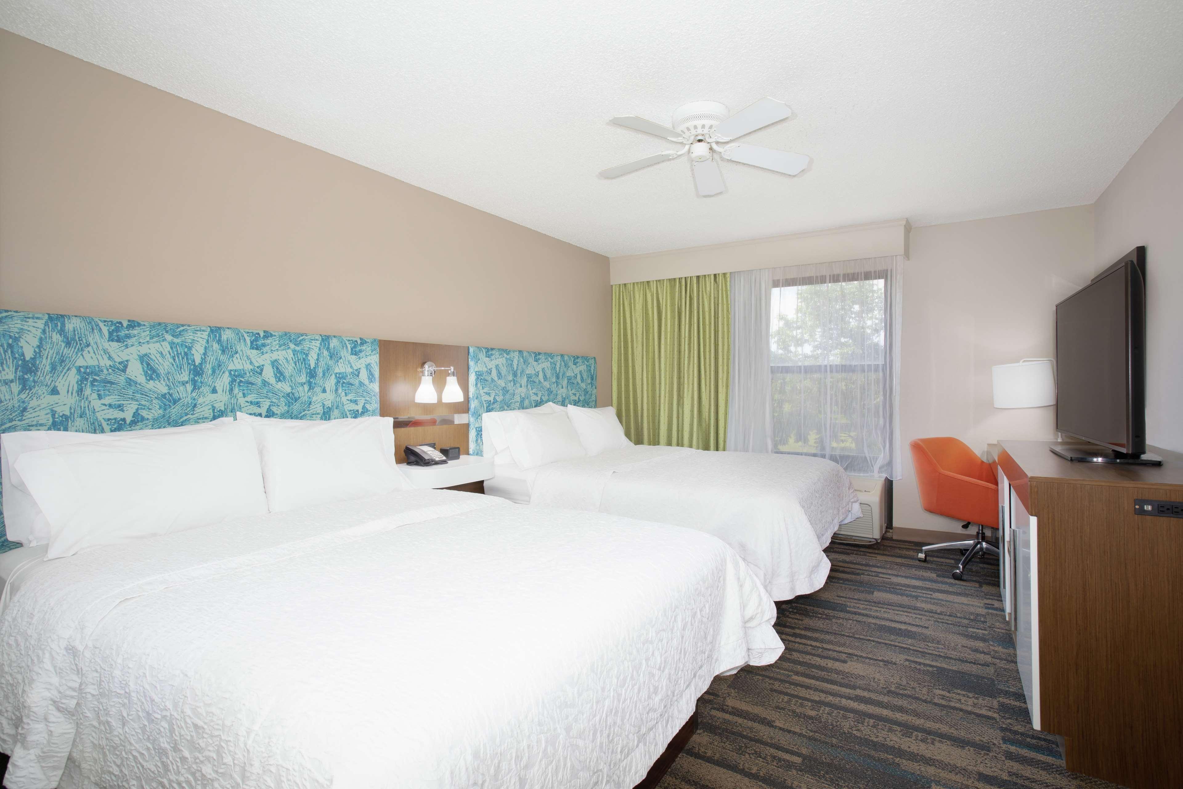 Hampton Inn & Suites Kansas City-Merriam Екстер'єр фото