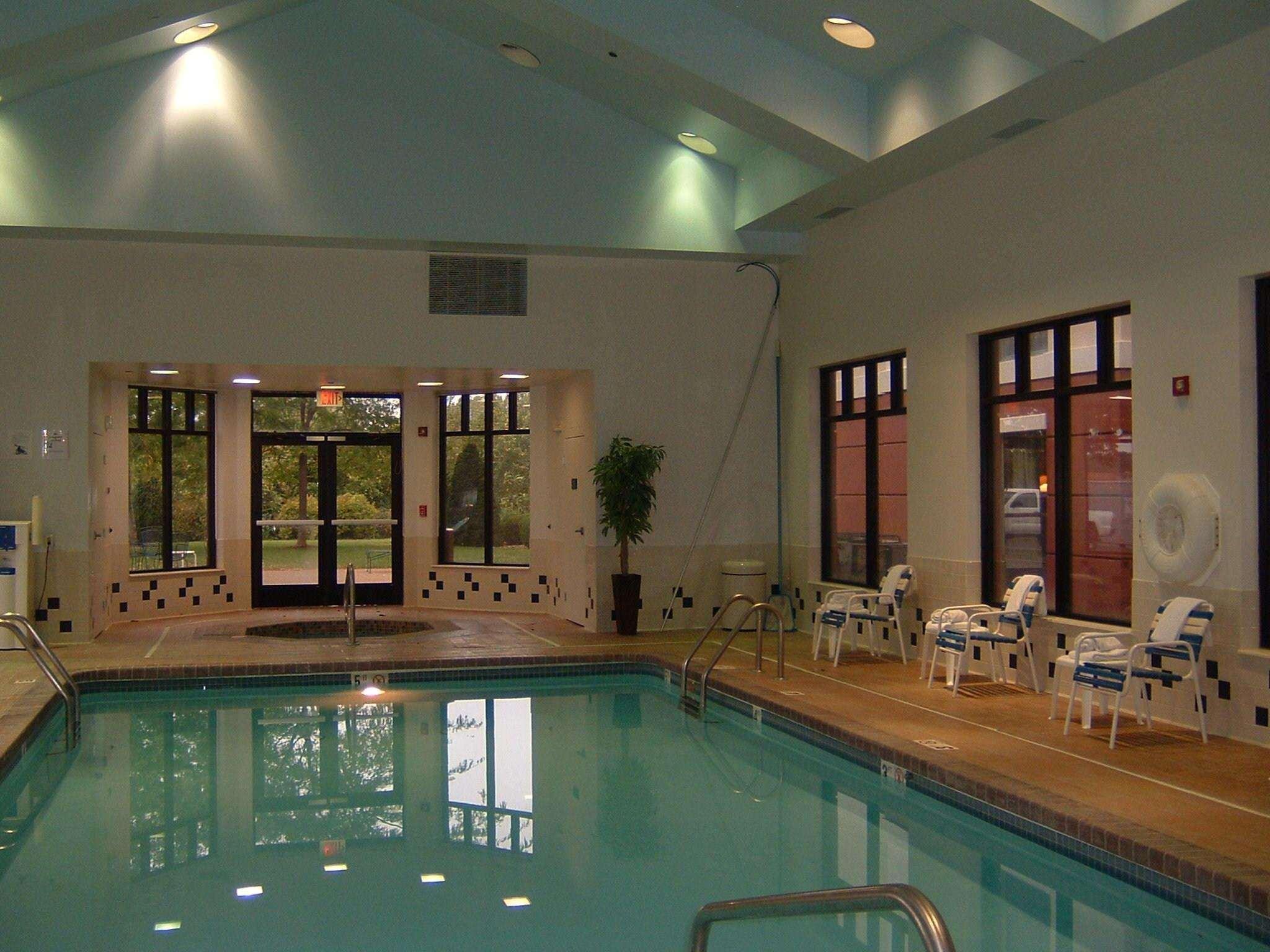 Hampton Inn & Suites Kansas City-Merriam Екстер'єр фото