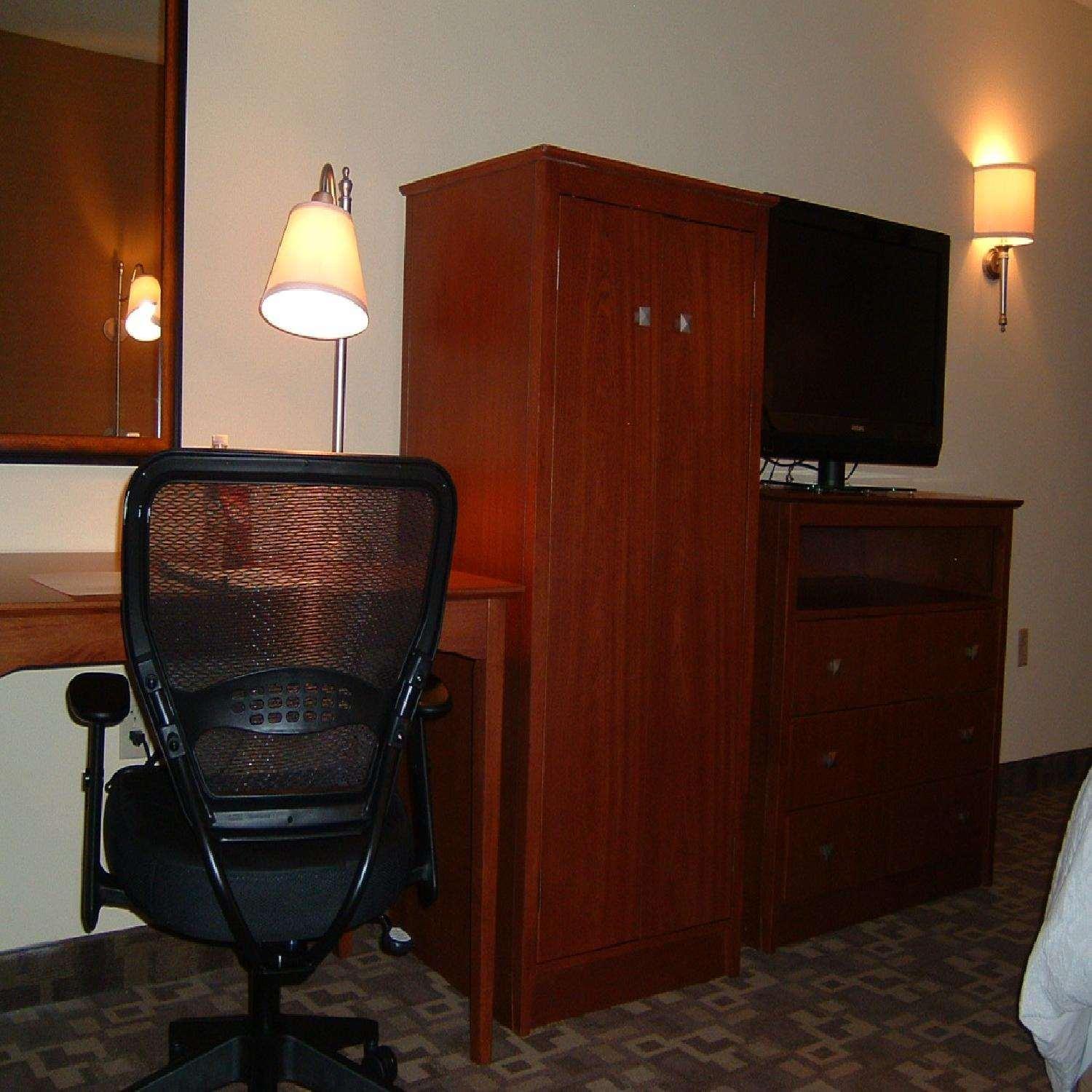 Hampton Inn & Suites Kansas City-Merriam Екстер'єр фото