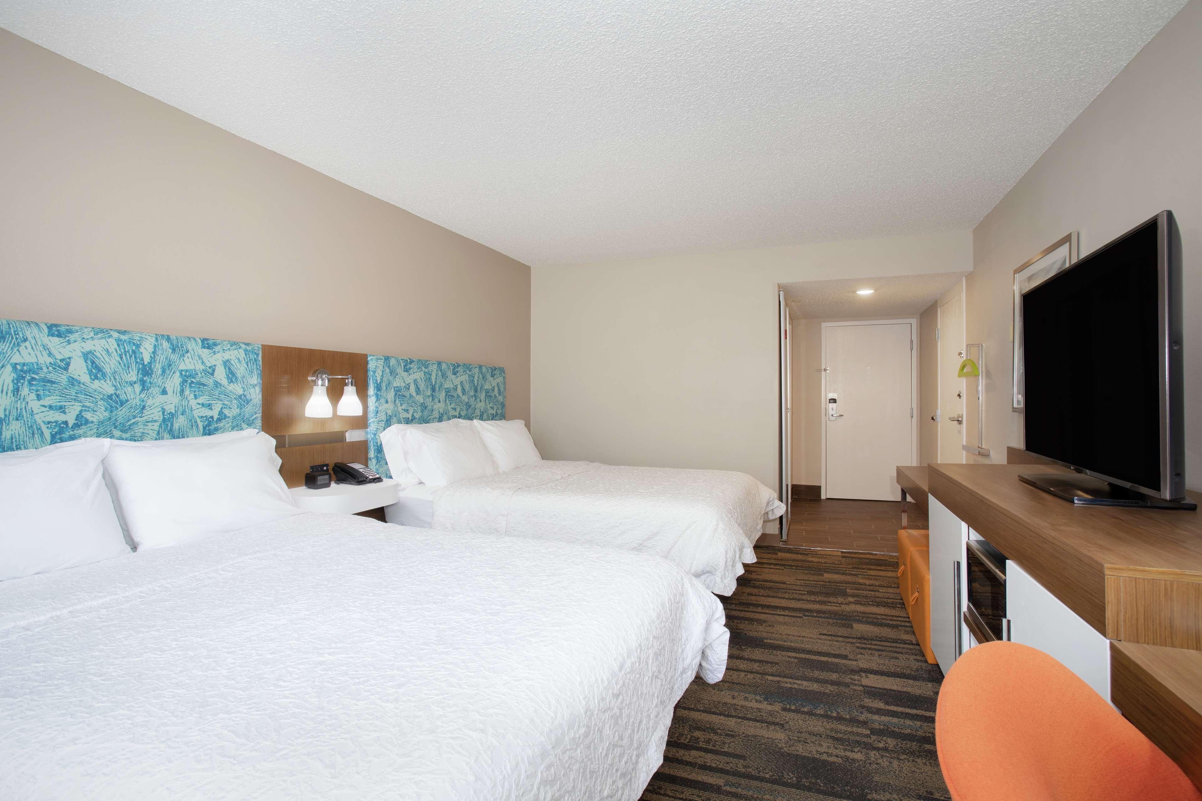 Hampton Inn & Suites Kansas City-Merriam Екстер'єр фото