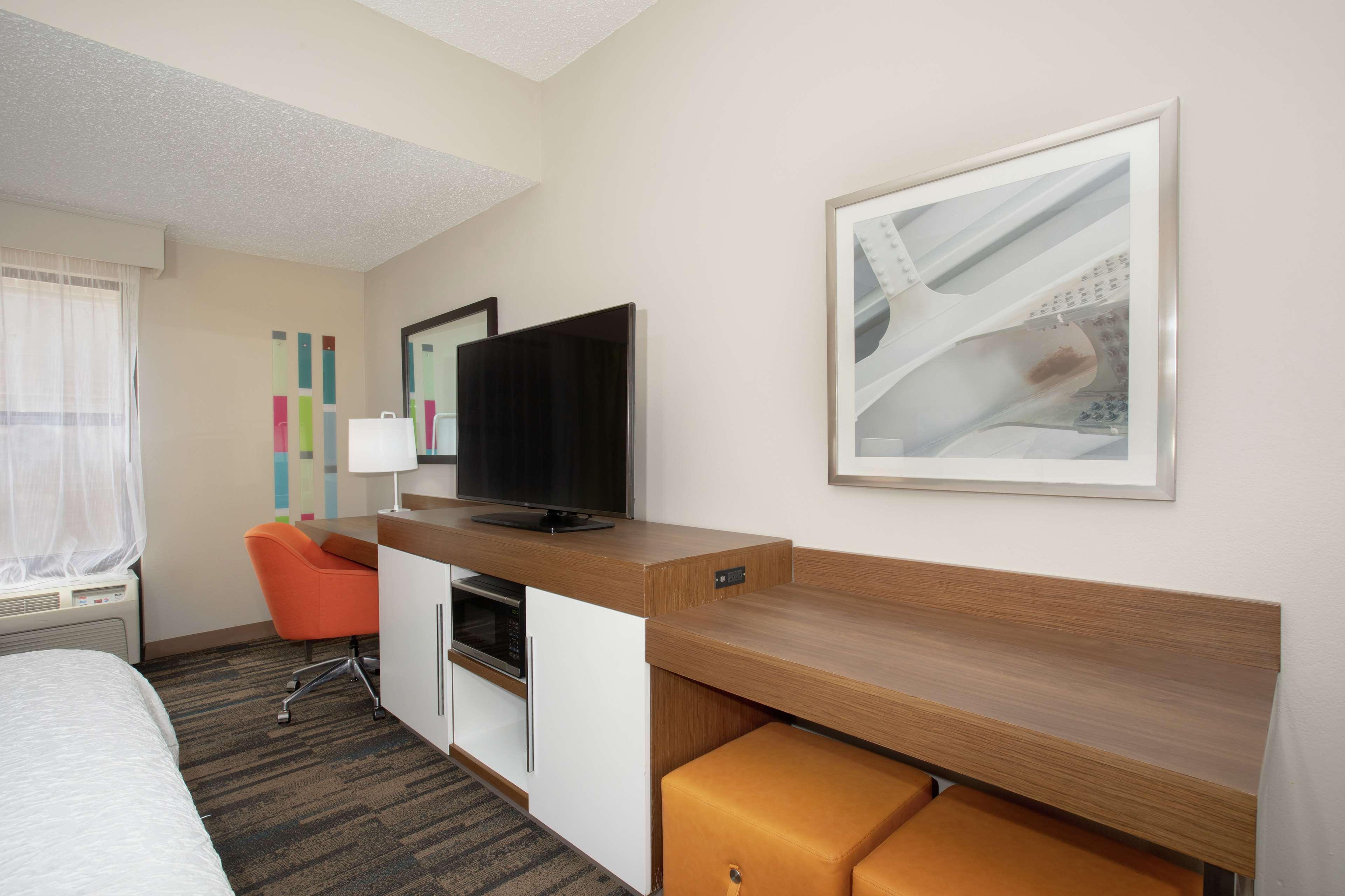 Hampton Inn & Suites Kansas City-Merriam Екстер'єр фото