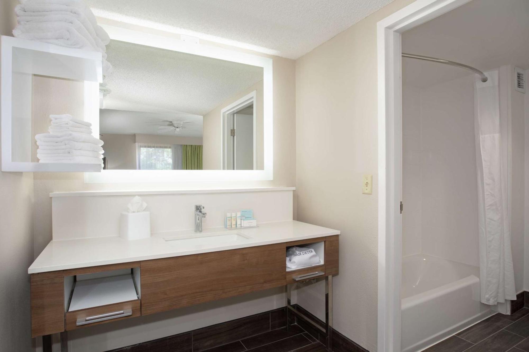 Hampton Inn & Suites Kansas City-Merriam Екстер'єр фото